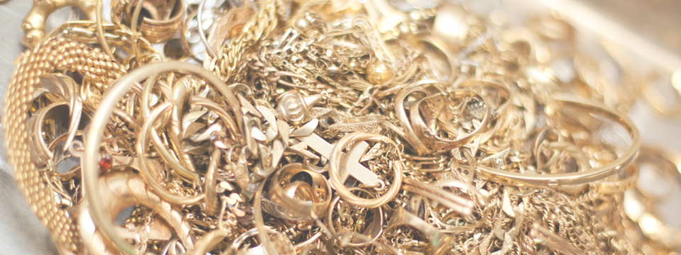 Pile of jewellery gold scrap for reclaiming